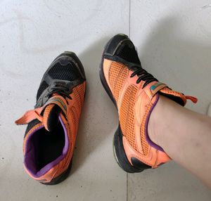 Premium Quality Sports Shoes..UK 4 And 5
