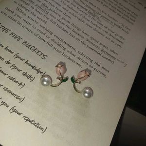 Cute Tulip Pearl Earrings