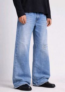Men's Relaxed Fit Distressed Jeans