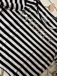 Gap Black &amp; White Striped Long Sleeve Top