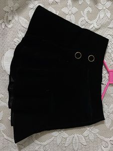 Chic Black Velvet Mini Skirt