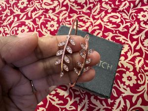 Sparkling Leaf Design Charm Bracelet | Adjustable