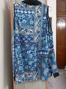 Stylish Blue Floral Cold Shoulder Top
