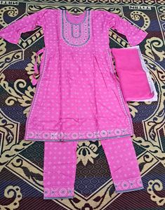 Nyra Cut Kurta Set With Dupatta in Pink Color
