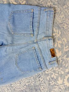 Light Wash Relaxed Fit Jeans