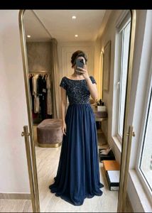 🎀💙Elegant Navy Sequined Evening Gown
