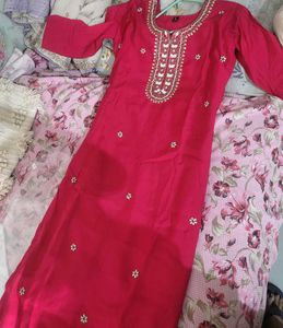 Elegant Pink Embroidered Kurti 💖✨