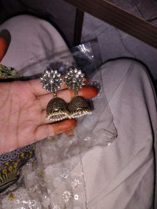 Exquisite Kundan Jhumka Earrings