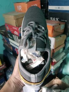NEW NO USED SPORTS SHOES FOR MEN.