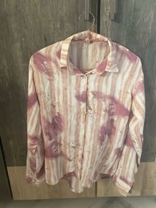 Chic Pink & White Abstract Print Shirt