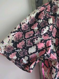 Stylish Pink Snake Print Top