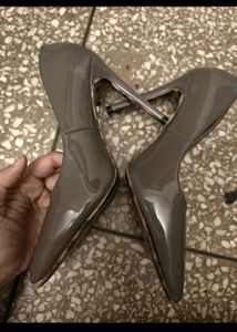 nwt stelatoes taupe pumps