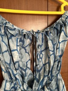 SVery Pretty Loose Jumpsuit With Zip At Back