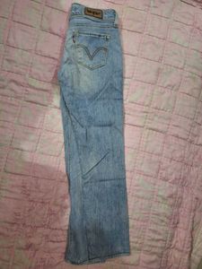 Light Wash Levi's Jeans