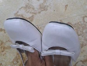 coquette White Bow Slingback heel