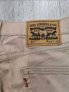 sc9991 Levi's jeans waist 30 inches