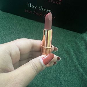 Charlotte Tilbury Pillow Talk Matte Revolution