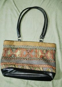 Unique Woven Pattern Shoulder Bag