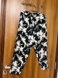 black and white printed lower