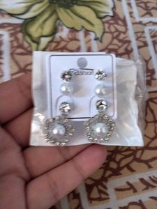 Sparkling Pearl Flower Earrings Set