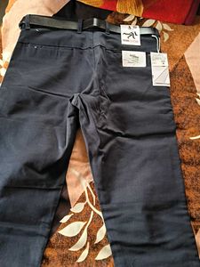 Santro Men's Dark Blue Chinos