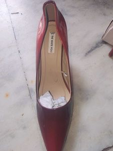 Chic Red Patent Heels