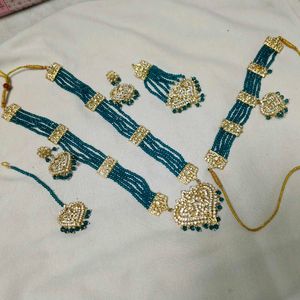 Stunning Teal Beaded Jewellery Set