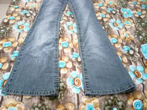 Bell Bottom Jeans With Unique Pocket For Girls 😍👖