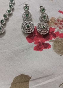 Elegant Emerald Jewelry Set