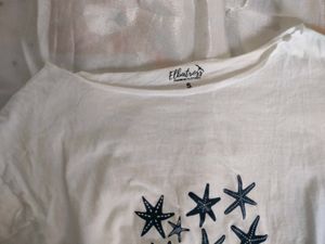 Off-Shoulder Starfish Graphic Tee