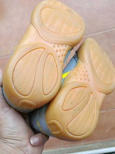 Nivia Grey &amp; Yellow badminton Sports Shoes.