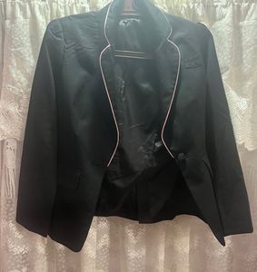 Stylish Black Blazer