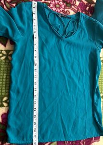 Tie-up Neck Ruffle Top For Women’s