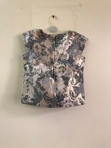 Cup sleeve grey top