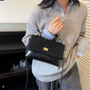 CHARLES &amp; KEITH Style