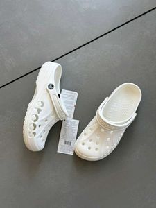 *CROCS*