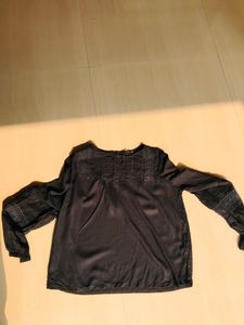 Tokyo Talkies Urban Small Top