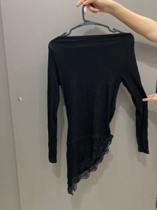 Zara Chic Asymmetrical Lace Trim Top