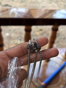 Elegant Silver Chain Necklace with Pendant
