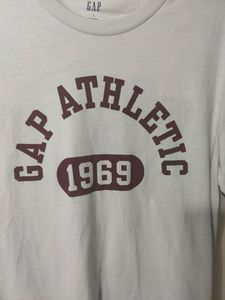 Gap Men's Casual Tshirt. New With Tag.