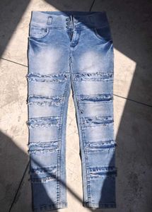 Blue Distressed Denim Jeans combo
