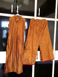 Sleeveless  Kurta set with palazzo (free 🎁gift)