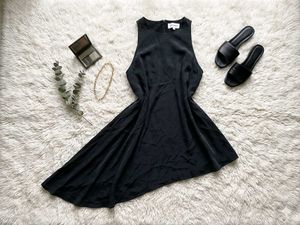 Chic Black Sleeveless Midi Dress