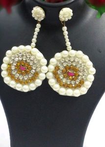 Pearl's Natural eyering hanging korean stylish