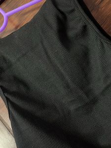 BLACK TANK TOP