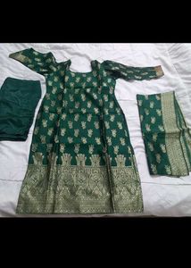 Elegant Green Silk Kurta Set