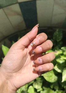 leopard print nails on