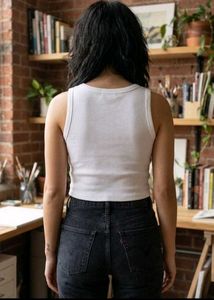 Graphic Print Cropped Tank Top
