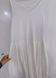 White Sleeveless Pleated Dress