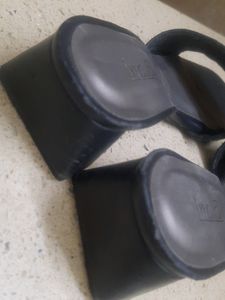 INC.5 women  Black Textured Open Toe Heels